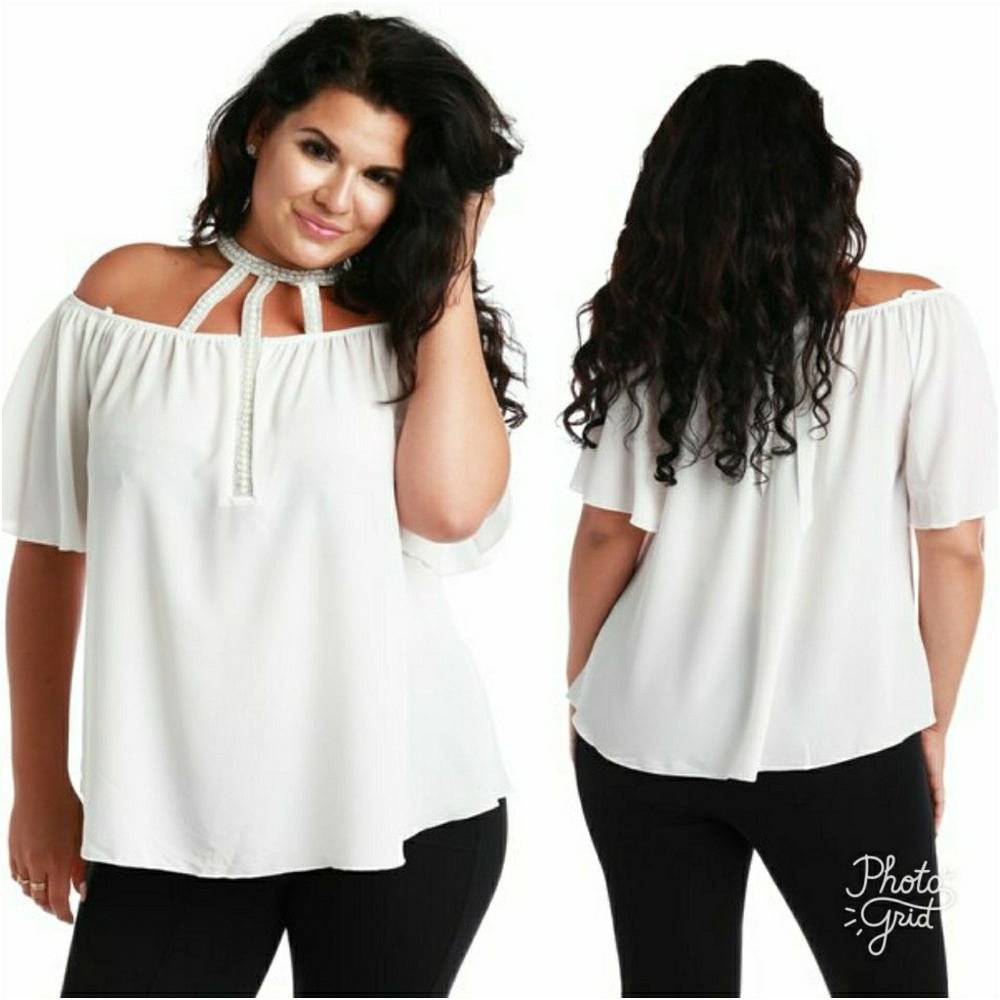 🆕Pearl Neckline Top